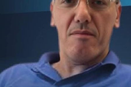 فؤاد السعدي يكتب: مشروع قانون الصحافة.. خنجر ناعم في جسد التنظيم الذاتي