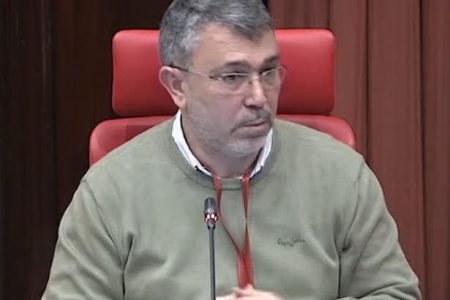 محمد الغيدوني يكتب : الإسلام وإسبانيا: من أجل نقاش حقيقي، حرٍ وبعيدا عن ضغوطات اليمين المتطرف