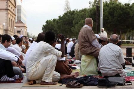 فوكس والإسلاموفوبيا كاستراتيجية سياسية: هجوم على التعايش في كتالونيا