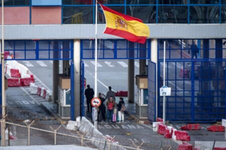 سبتة ومليلية تراهنان على قمة مدريد لتسريع تفعيل الجمارك التجارية مع المغرب