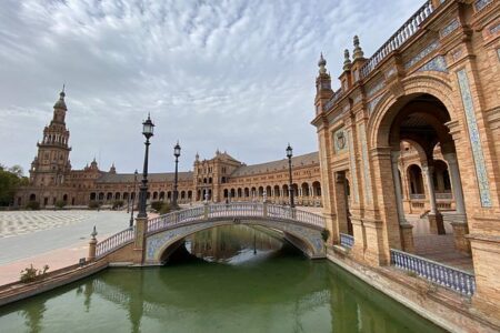 إشبيلية.. جوهرة الأندلس تستعد لموسم ربيع استثنائي وتدفق سياحي قياسي